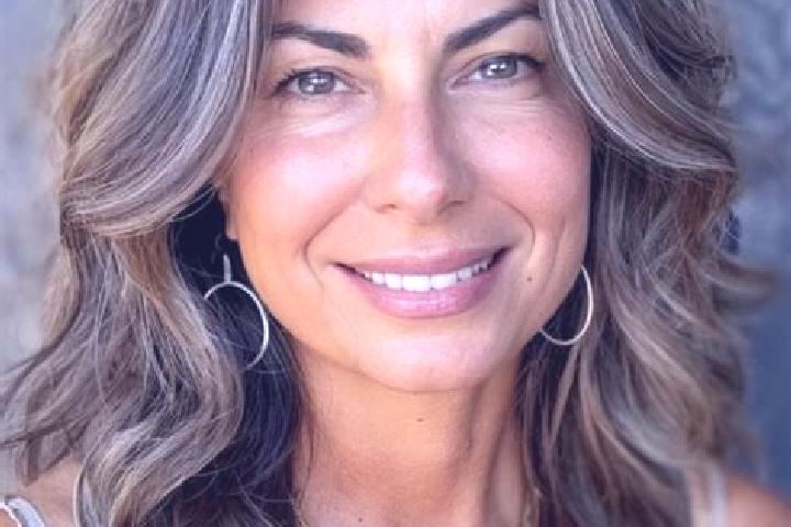 Eleanor, 26, a brunette grey-eyed middle eastern companion based in Ronzone. Offering Tantra, Party Girl, Dinner Date, Erotic Massage. Available for incall a...