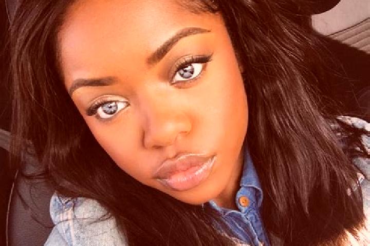 Eleanor, 26, a chestnut blue-eyed ebony companion based in Ardassa. Offering Fetish, Striptease. Available for incall and outcall, day and evening dates.