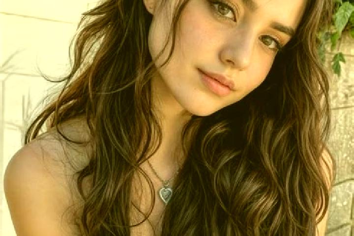 Eleanor, 26, a chestnut hazel-eyed middle eastern companion based in Sacelu. Offering Duos, GFE, OWO, Massage. Available for incall and outcall, overnight bo...