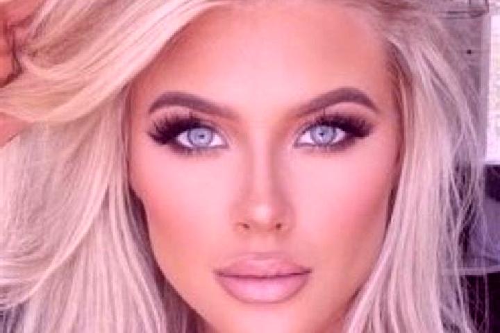 Eleanor, 26, a platinum blonde dark-eyed mixed companion based in Saronida. Offering Duos, Overnight, Party Girl, Striptease, GFE. Available for incall and o...