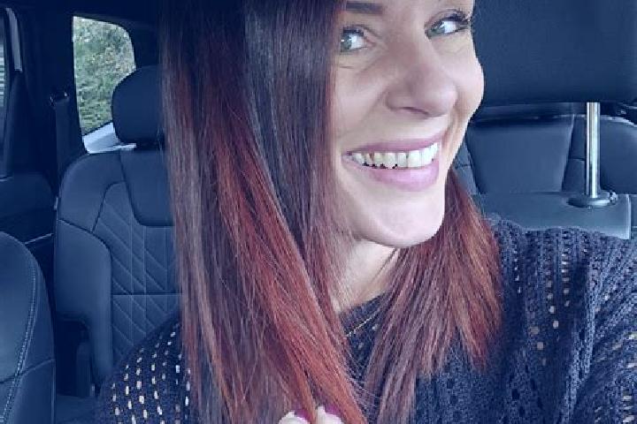 Eleanor, 26 — Escort in Parce, France