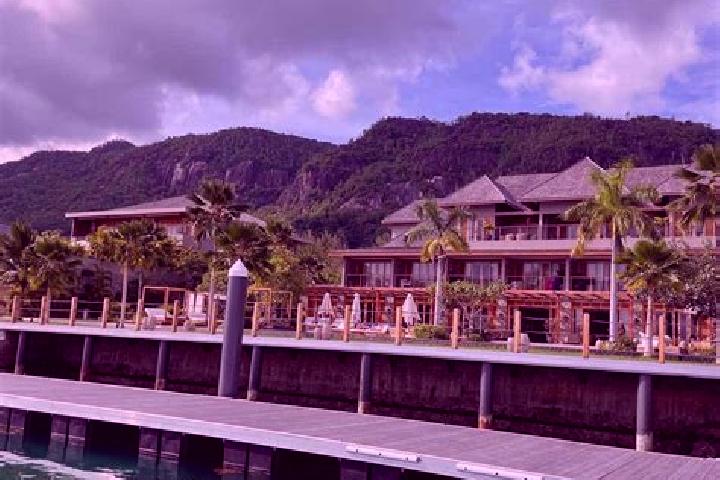 Eleanor, 26 — Escort in Roche Caiman, Seychelles