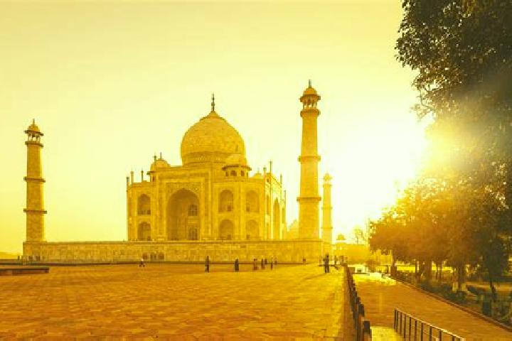 Eleanor, 26 — Escort in Taj Pul, India