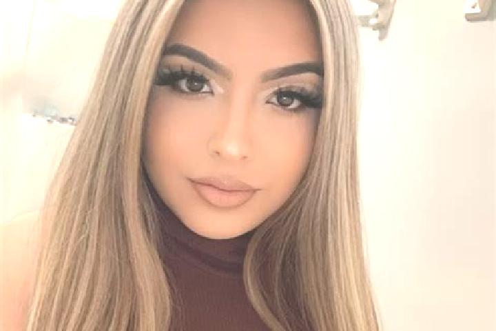 Eleanor, 27, a blonde brown-eyed latina companion based in Stallavena-Lugo. Offering Striptease, Party Girl, Tantra. Available for incall and outcall, overni...