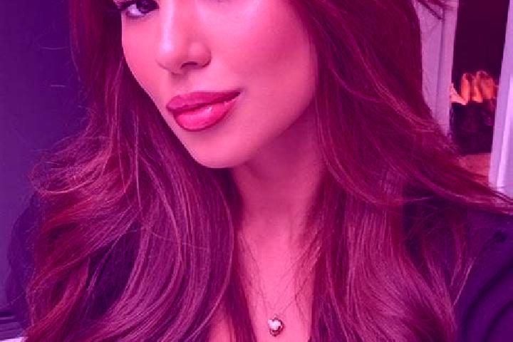 Eleanor, 27, a chestnut brown-eyed latina companion based in San Pedro del Rosal. Offering Massage, Girlfriend Experience, 69, Deep French Kissing. Available...