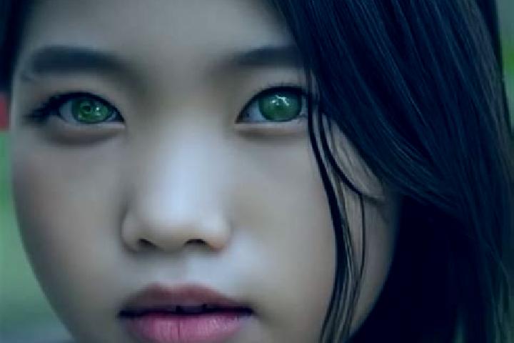 Eleanor, 27, a dark blonde green-eyed asian companion based in Birkigt. Offering Couples, BDSM, Massage. Available for incall and outcall, overnight bookings...