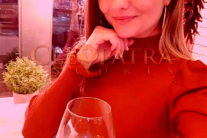 Eleanor, 27, a red green-eyed mixed companion based in Colonia Alarcon. Offering Fetish, Couples, OWO, Dinner Date, Domination. Available for incall and outc...