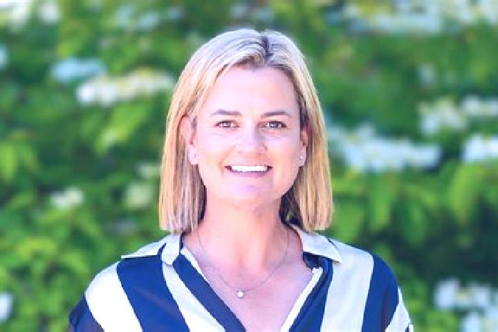 Eleanor, 27 — Escort in Crafers, Australia