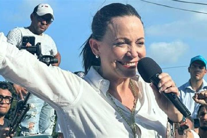 Eleanor, 27 — Escort in La Tendida, Venezuela