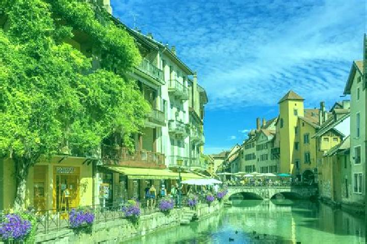 Eleanor, 27 — Escort in Marcellus, France