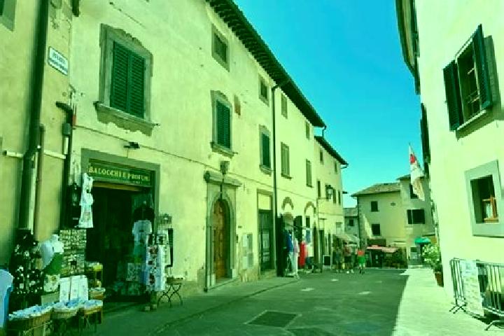Eleanor, 27 — Escort in Strada in Chianti, Italy