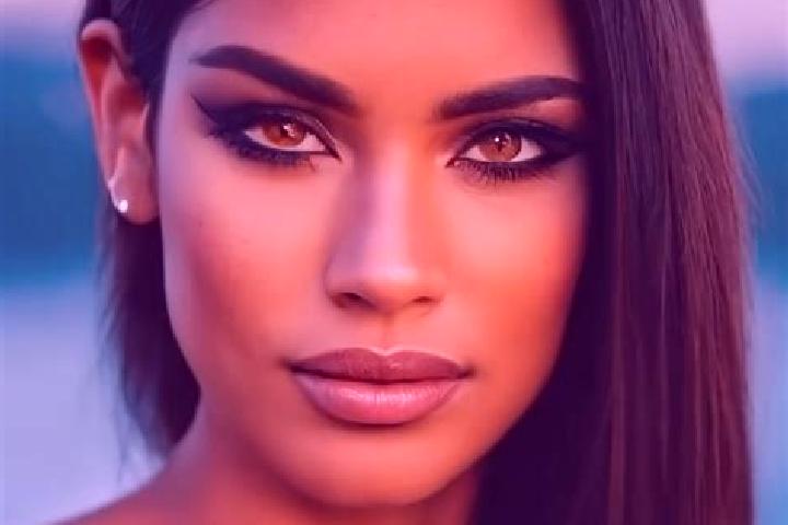 Eleanor, 28, a black grey-eyed latina companion based in Oldris. Offering Striptease, Roleplay, OWO. Available for incall and outcall, day and evening dates.
