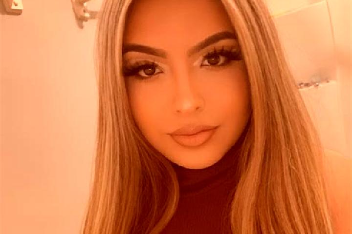 Eleanor, 28, a blonde amber-eyed latina companion based in Birinci Asiqli. Offering Party Girl, Striptease, Fetish, Couples, BDSM. Available for incall and o...