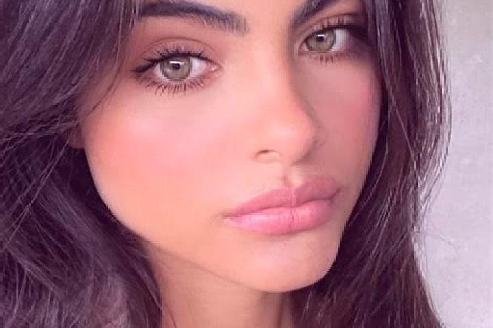 Eleanor, 28, a brunette grey-eyed indian companion based in Los Cajones. Offering Striptease, Erotic Massage, Prostate Massage. Available for incall and outc...