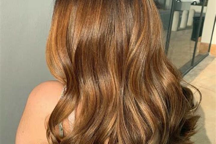 Eleanor, 28, a chestnut brown-eyed slavic companion based in Reckange. Offering Party Girl, Massage, OWO. Available for incall and outcall, overnight booking...