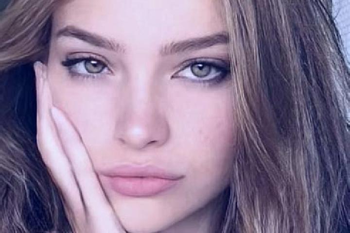 Eleanor, 28, a dark blonde hazel-eyed mixed companion based in Yeniyildiz. Offering Overnight, Duos, Deep French Kissing. Available for incall and outcall, d...
