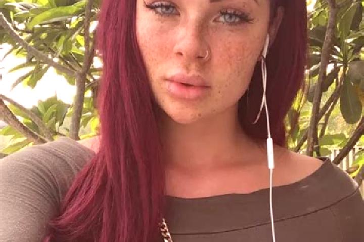 Eleanor, 28, a red blue-eyed slavic companion based in West Blocton. Offering Massage, Roleplay, Duos. Available for incall and outcall, day and evening dates.