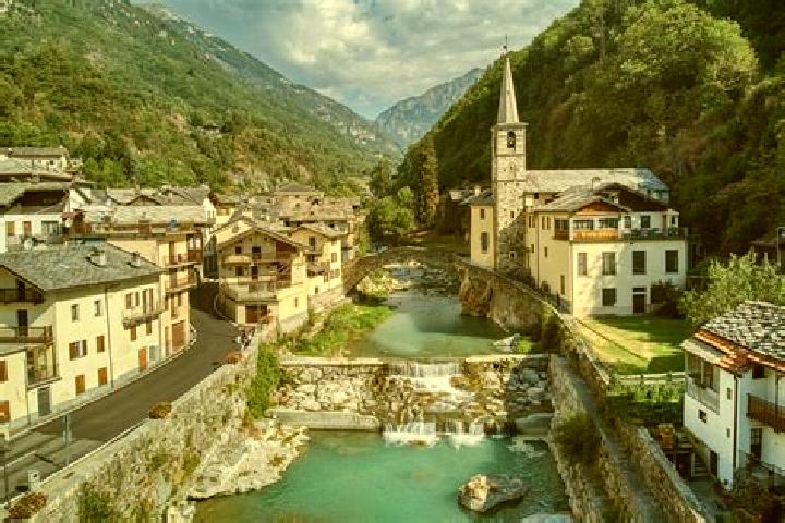 Eleanor, 28 — Escort in Fontainemore, Italy