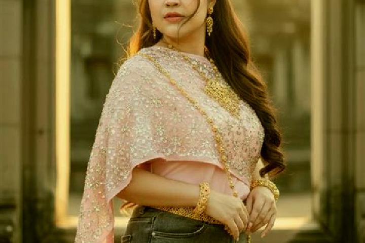 Eleanor, 28 — Escort in Si Maha Phot, Thailand
