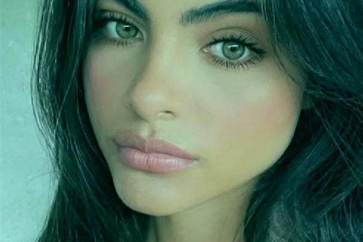 Eleanor, 29, a brunette dark-eyed middle eastern companion based in El Veinticinco. Offering Domination, Girlfriend Experience, Duos, Dinner Date. Available ...