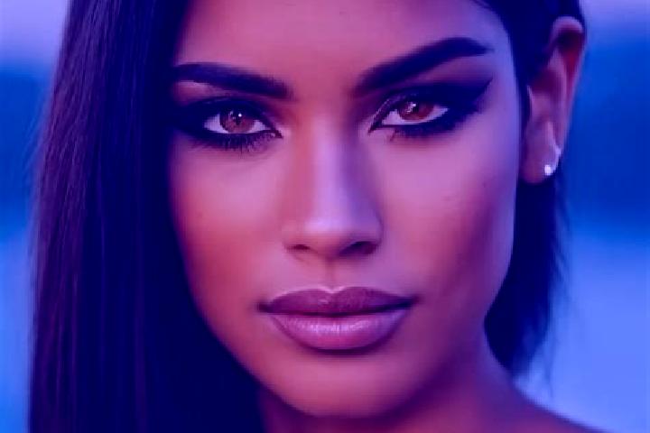 Eleanor, 29, a dark blonde green-eyed latina companion based in Labor de Santa Barbara. Offering Overnight, Roleplay, Prostate Massage, Domination, Stripteas...