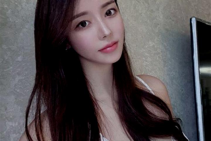 Eleanor, 29 — Escort in Ena, Japan
