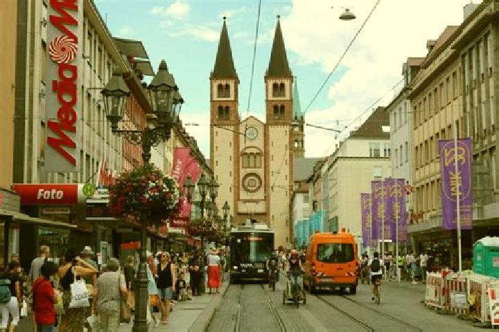 Eleanor, 29 — Escort in Marktsteft, Germany