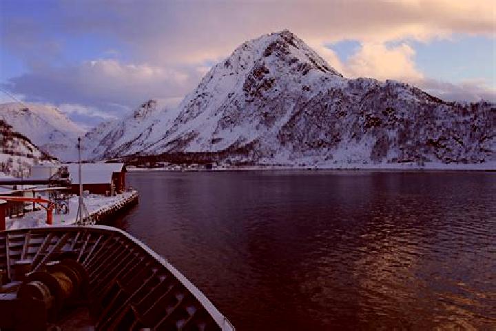 Eleanor, 29 — Escort in Oksfjord, Norway