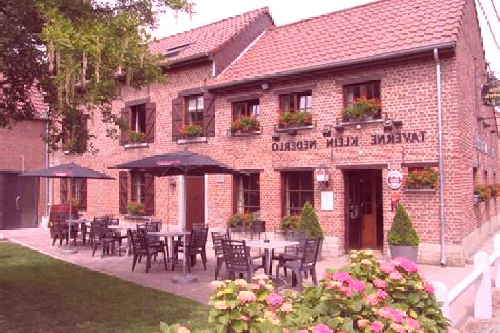 Eleanor, 29 — Escort in Vlezenbeek, Belgium