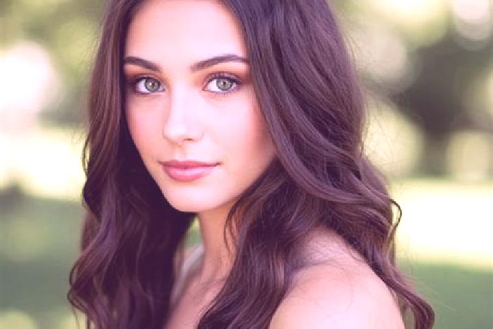 Eleanor, 30, a auburn hazel-eyed mixed companion based in Zeglingen. Offering Duos, Girlfriend Experience, Massage. Available for incall and outcall, day and...