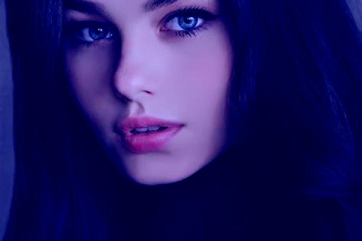 Eleanor, 30, a brunette dark-eyed asian companion based in Schieder-Schwalenberg. Offering 69, Prostate Massage, Tantra. Available for incall and outcall, da...