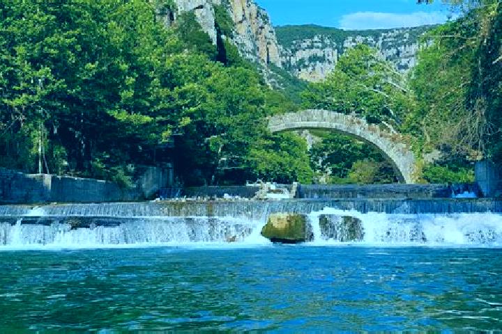 Eleanor, 30 — Escort in Zagorochoria, Greece