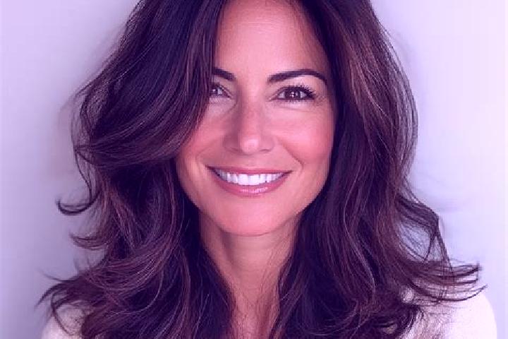 Eleanor, 31, a brunette grey-eyed middle eastern companion based in Al Ghanim. Offering Duos, Roleplay, Girlfriend Experience. Available for incall and outca...