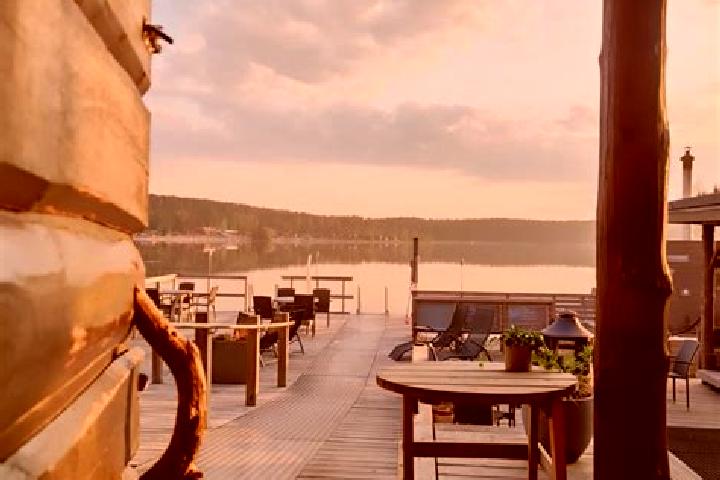 Eleanor, 31 — Escort in Jaervenpaeae, Finland