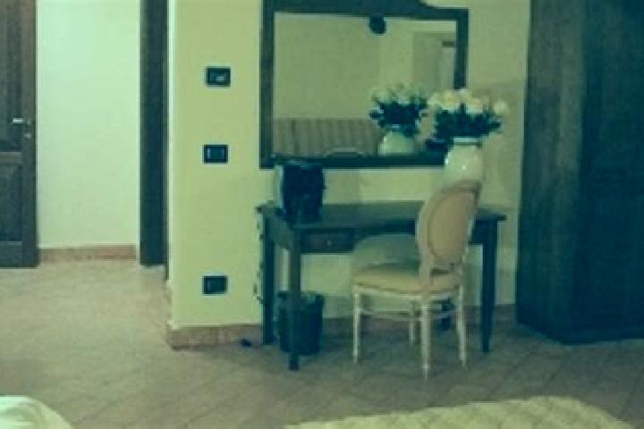 Eleanor, 31 — Escort in Uggiate Trevano, Italy