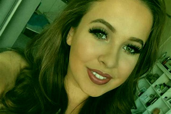 Eleanor, 32, a auburn brown-eyed caribbean companion based in Krakauschatten. Offering Duos, Striptease, Fetish, Dinner Date. Available for incall and outcal...