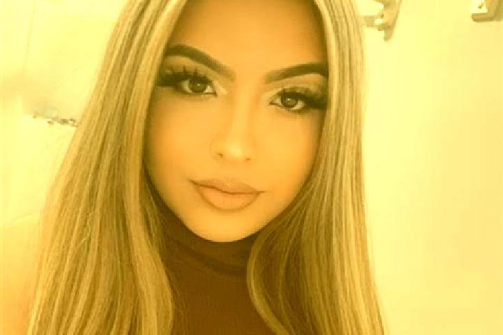 Eleanor, 32, a blonde amber-eyed latina companion based in Giarmata-Vii. Offering GFE, Duos, Overnight, Party Girl, BDSM. Available for incall and outcall, o...
