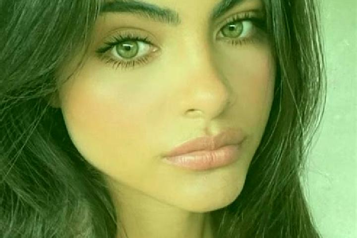 Eleanor, 32, a brunette grey-eyed indian companion based in Zwenkau. Offering BDSM, Duos, Striptease, Prostate Massage, Couples. Available for incall and out...