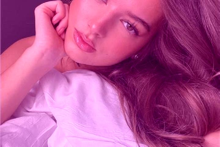 Eleanor, 32, a brunette hazel-eyed latina companion based in Kalaswala. Offering GFE, Prostate Massage, A-Level, Deep French Kissing. Available for incall an...
