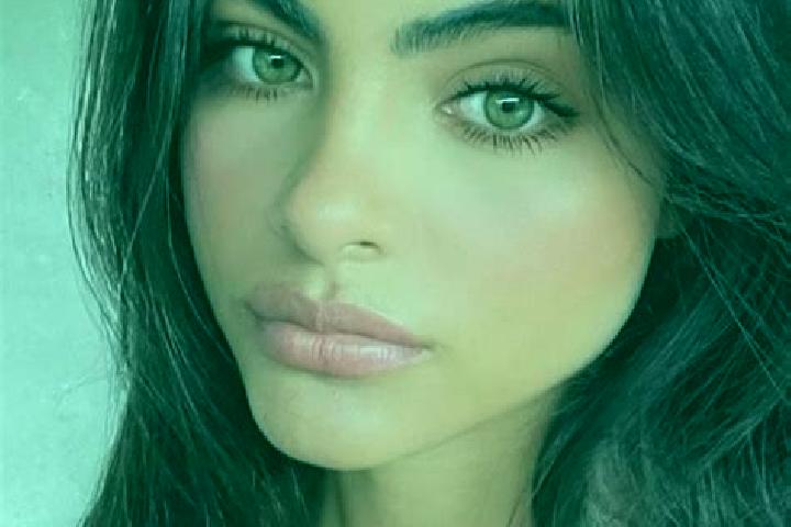 Eleanor, 32, a dark blonde dark-eyed indian companion based in Kilbasan. Offering Erotic Massage, Tantra, OWO. Available for incall and outcall, overnight bo...