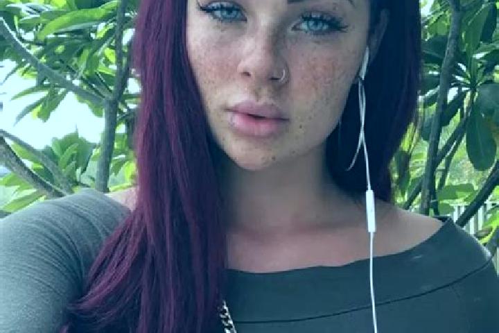 Eleanor, 32, a red dark-eyed mediterranean companion based in El Dorado. Offering OWO, Domination, BDSM, Fetish. Available for incall and outcall, day and ev...