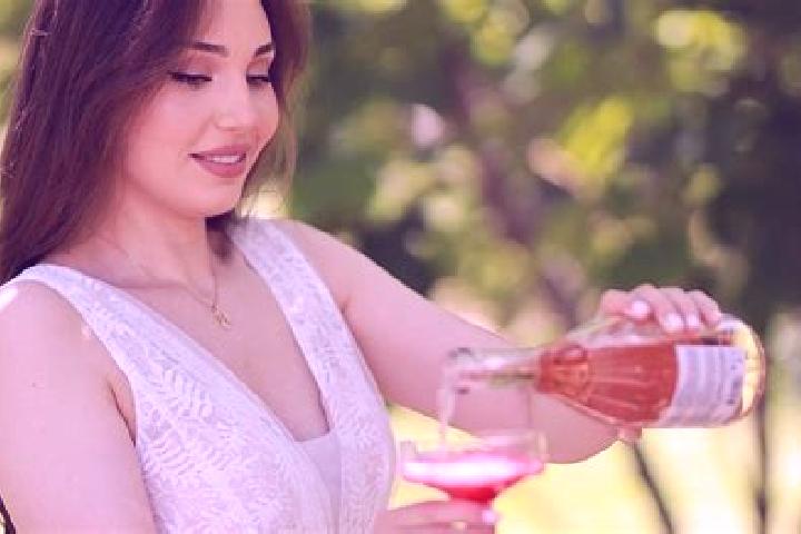 Eleanor, 32 — Escort in Doghs, Armenia