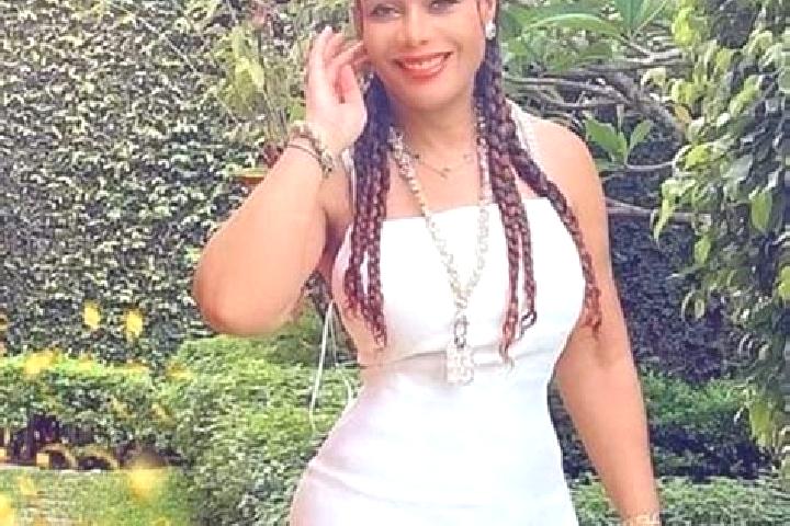 Eleanor, 32 — Escort in Guidiguis, Cameroon