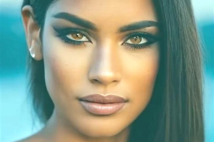 Eleanor, 33, a auburn amber-eyed latina companion based in Puntallana. Offering Party Girl, GFE, Roleplay, Couples, OWO. Available for incall and outcall, da...