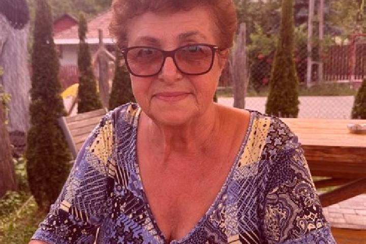 Eleanor, 33 — Escort in Hotar, Romania