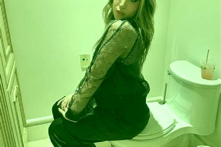 Eleanor, 33 — Escort in Lorette, France