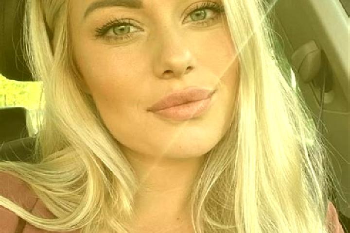 Eleanor, 34, a blonde hazel-eyed slavic companion based in Song. Offering CIM, OWO, Fetish, Striptease, Party Girl. Available for incall and outcall, overnig...