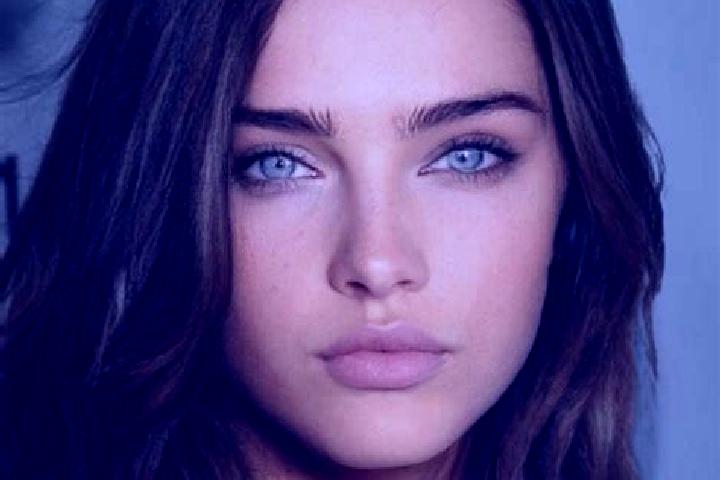 Eleanor, 34, a brunette amber-eyed caucasian companion based in Oulu. Offering A-Level, Deep French Kissing, Party Girl, Erotic Massage, Domination. Availabl...