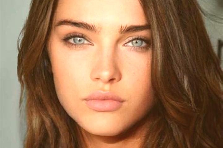 Eleanor, 34, a brunette amber-eyed slavic companion based in Campagna Lupia. Offering A-Level, Girlfriend Experience, Deep French Kissing. Available for inca...