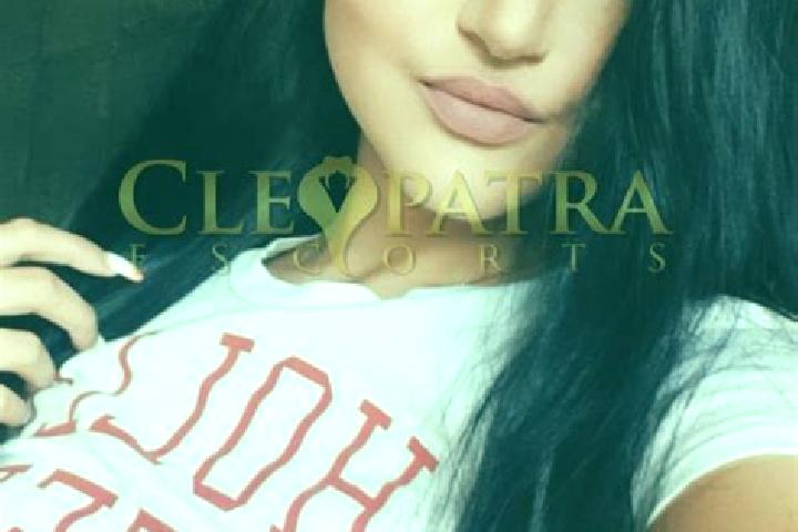 Eleanor, 34, a brunette brown-eyed mediterranean companion based in Cuparataro. Offering Domination, BDSM, Erotic Massage, Tantra, OWO. Available for incall ...
